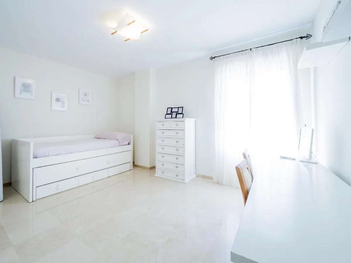 Cubo'S Firstline Marbella Luxury Apartment Parking Spain