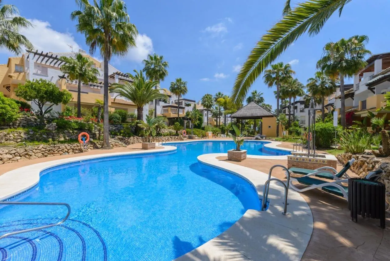 Cubo'S Firstline Marbella Luxury Apartment Parking 0*,