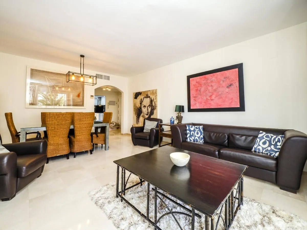 Cubo'S Firstline Marbella Luxury Apartment Parking 0*,