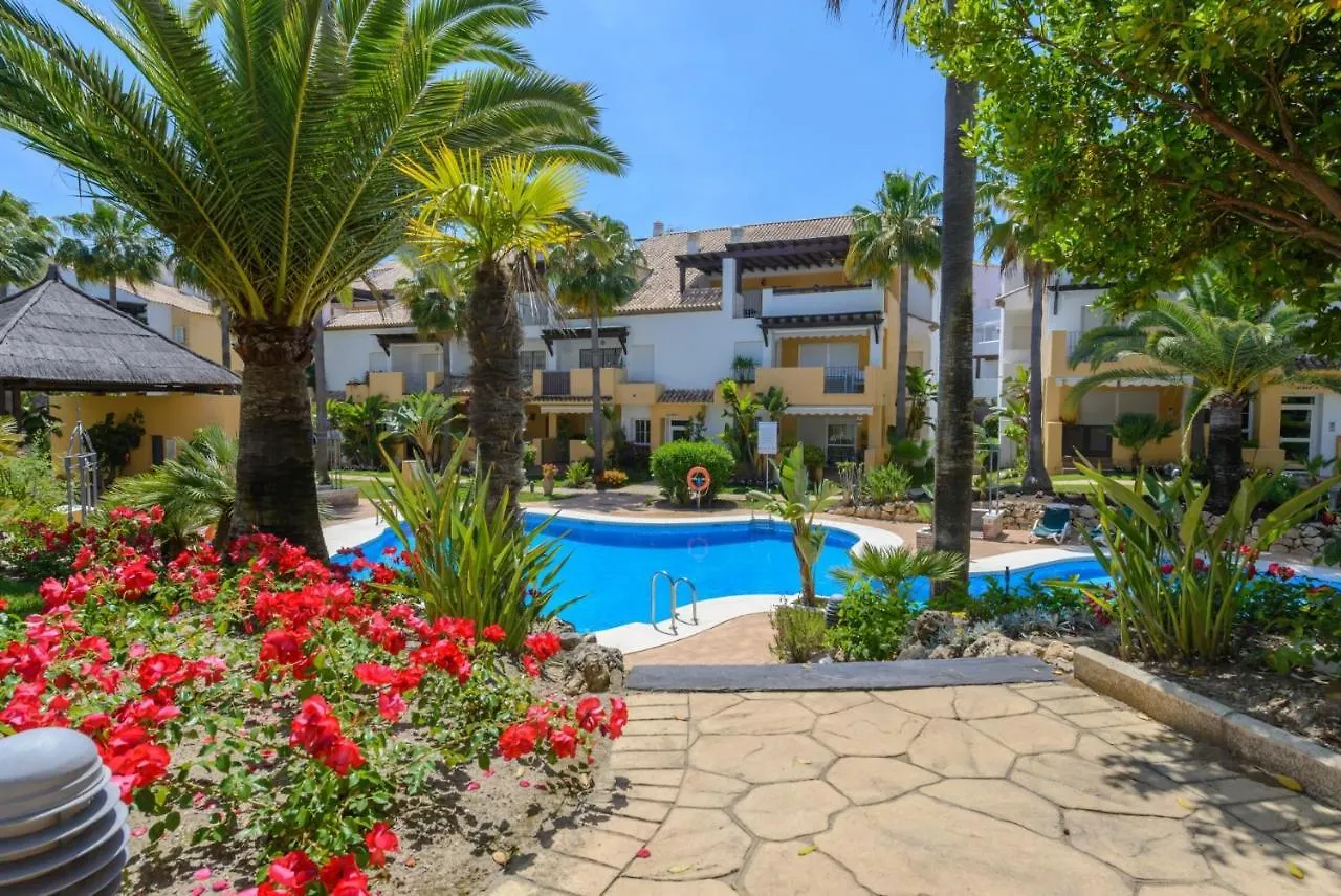 Cubo'S Firstline Marbella Luxury Apartment Parking