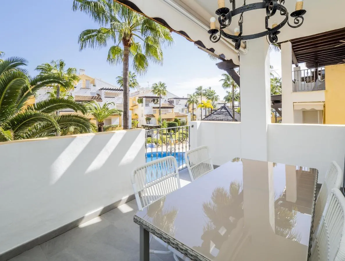 Cubo'S Firstline Marbella Luxury Apartment Parking 0*,