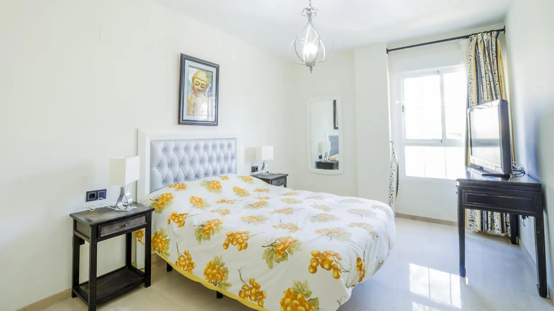 Cubo'S Firstline Marbella Luxury Apartment Parking